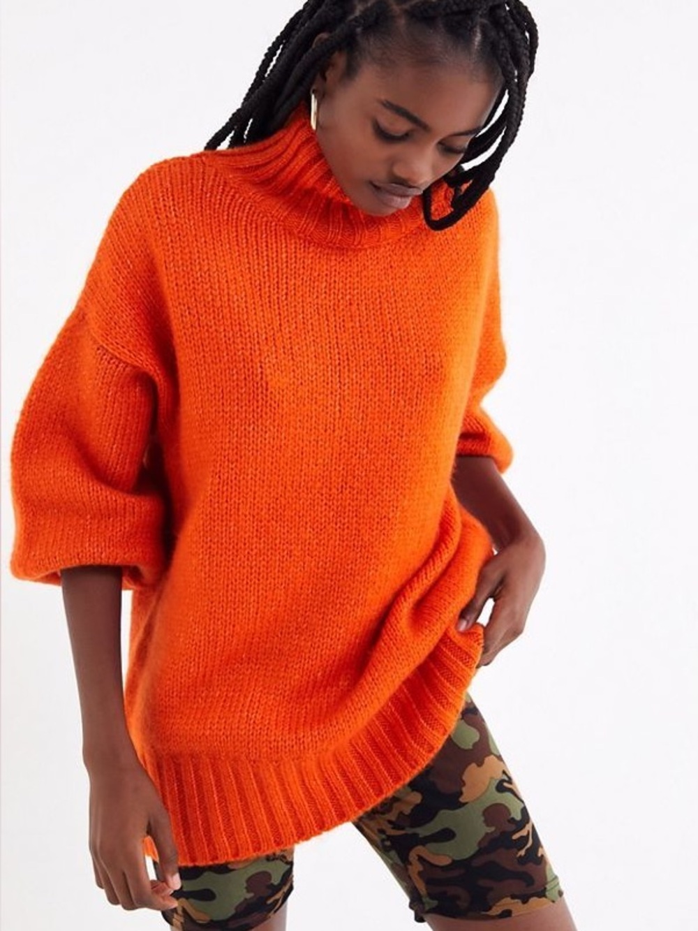 UO Gemma Cozy Cocoon Turtleneck Sweater in Orange - XS